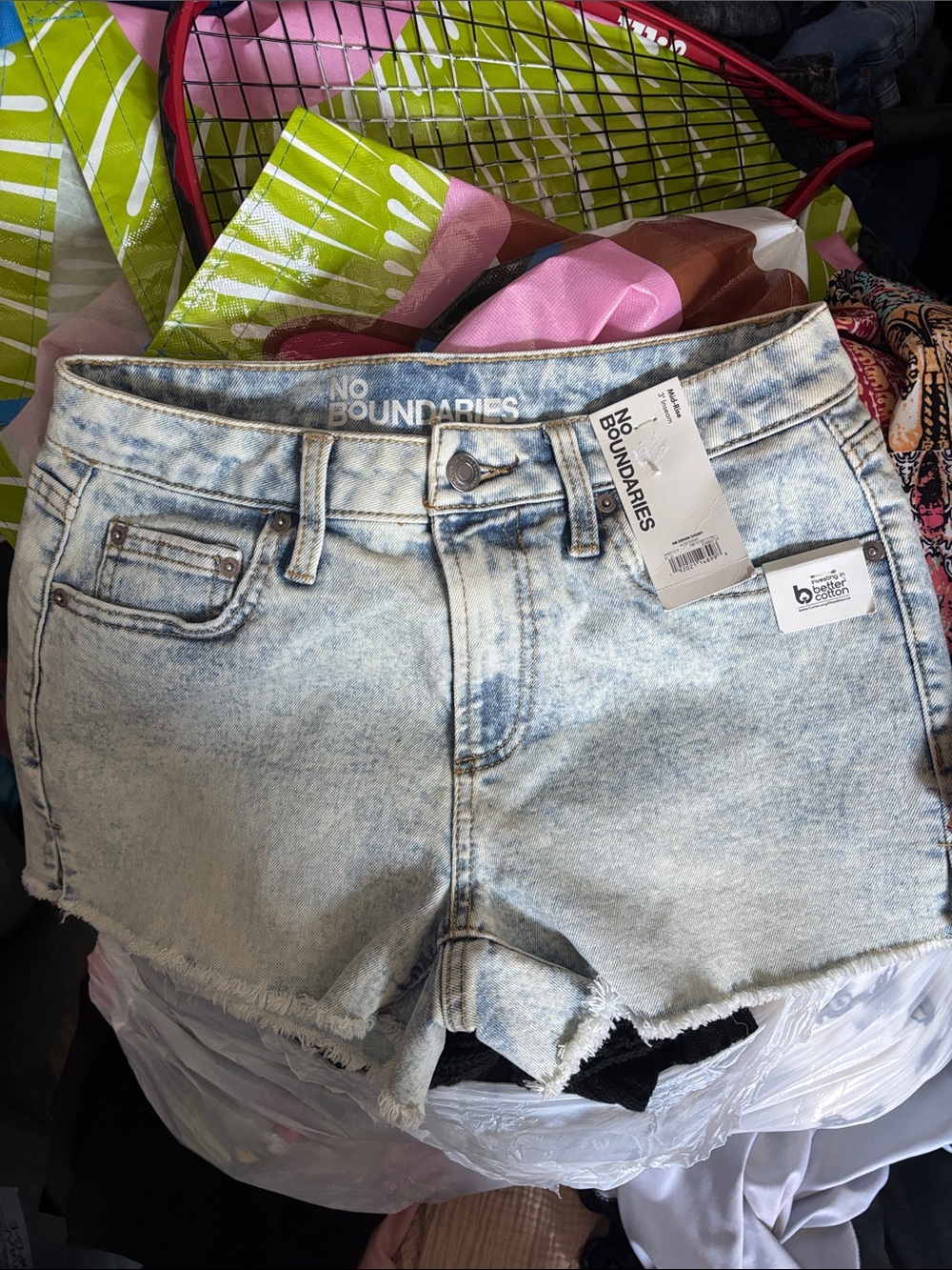 No Boundaries Women's Light Acid-Wash Denim Cutoff Shorts - Light Blue